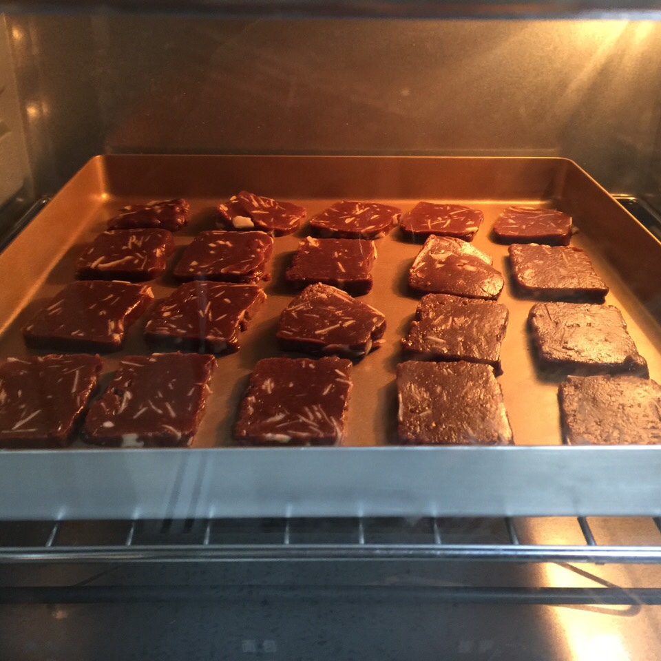 杏仁片巧克力饼干
