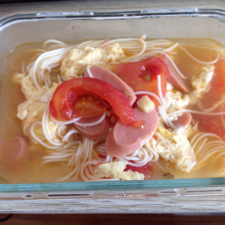 一份幸福的早餐：释放正能量的番茄鸡蛋面