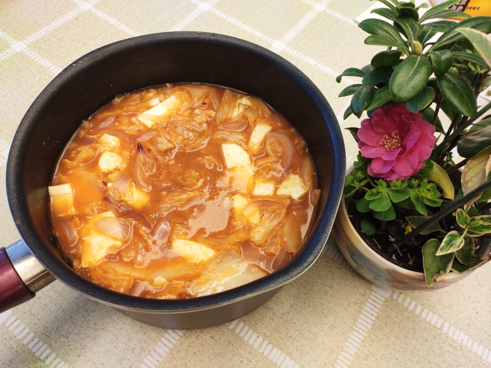 韩国泡菜豆腐汤，人均只要1块钱，5分钟懒人快手菜的做法