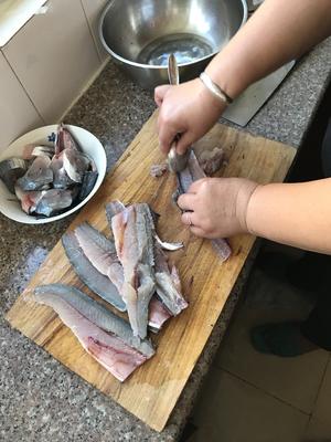 胶东鲅鱼饺子的做法 步骤3