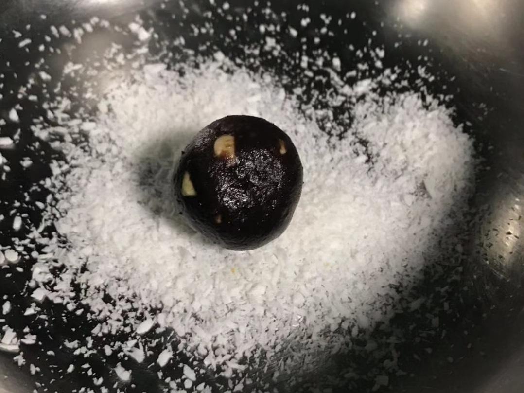 九蒸九晒芝麻丸