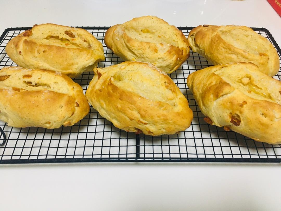 葡萄软欧（仿原麦山丘）Milk flavored bread filled with raisins and butter