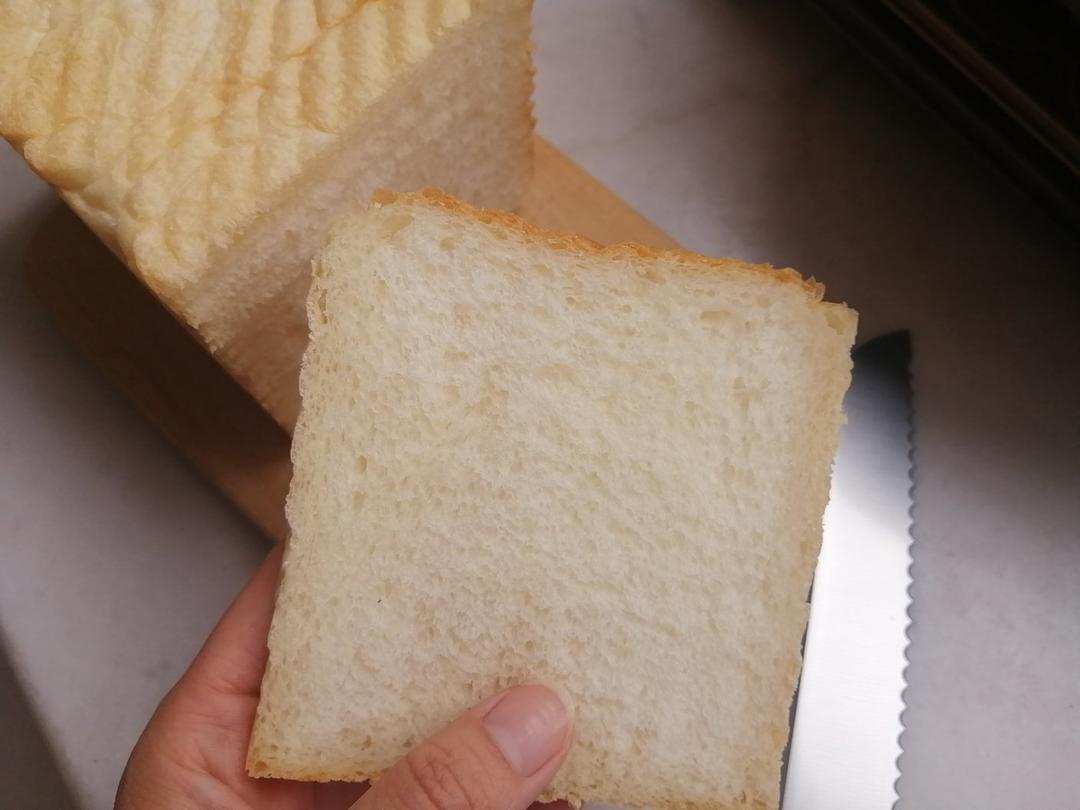 极简中种白吐司