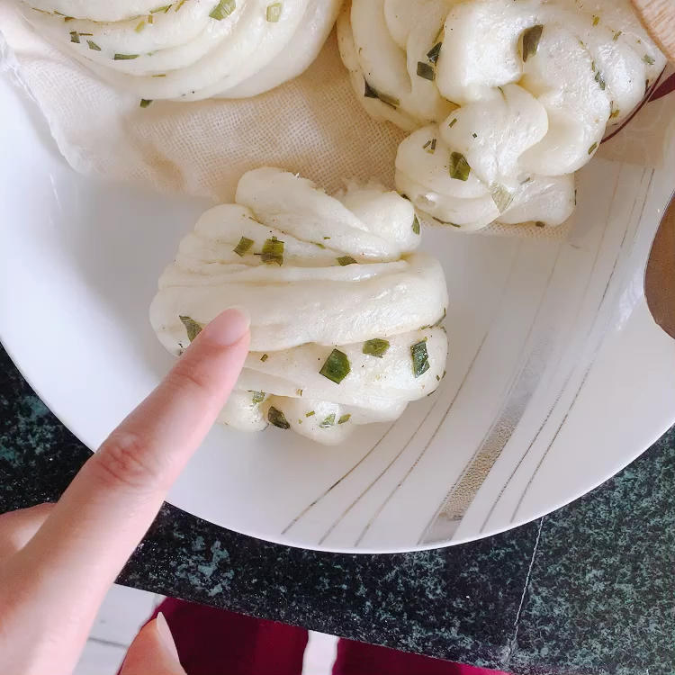 葱油花卷，一根筷子卷出漂亮的造型