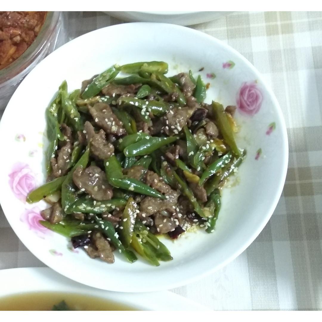 孜然牛肉炒青椒