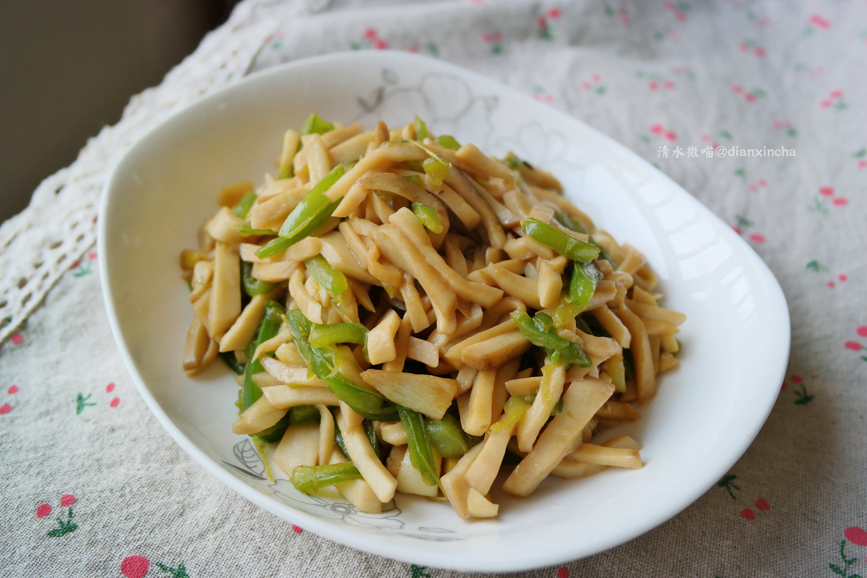 青椒素炒杏鲍菇