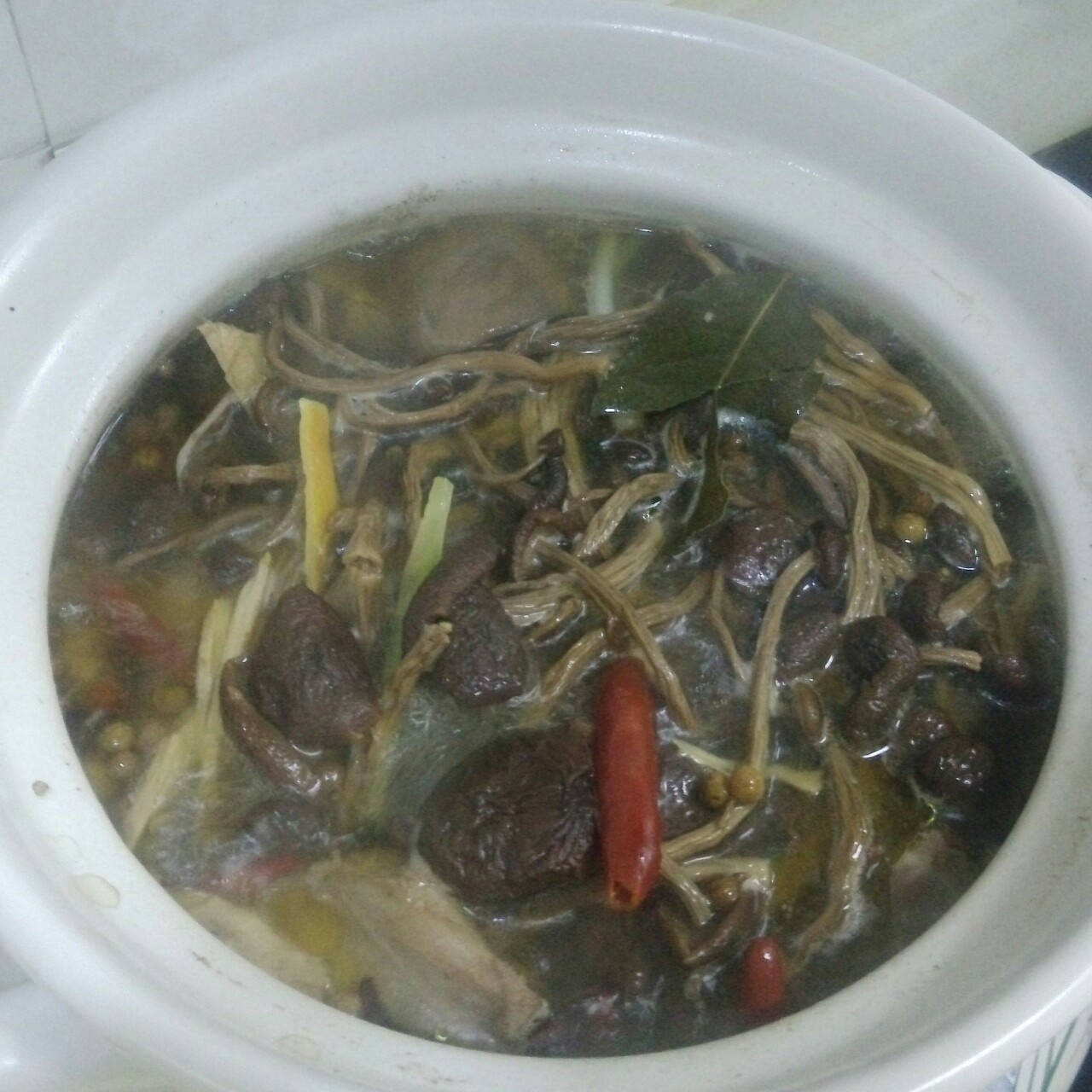 茶树菇老鸭汤