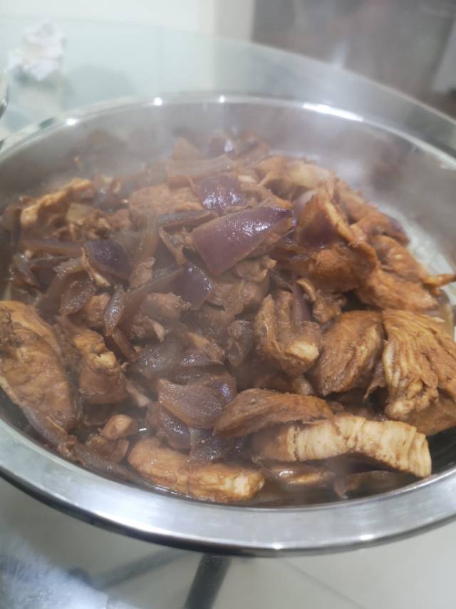 洋葱炒鸡胸肉