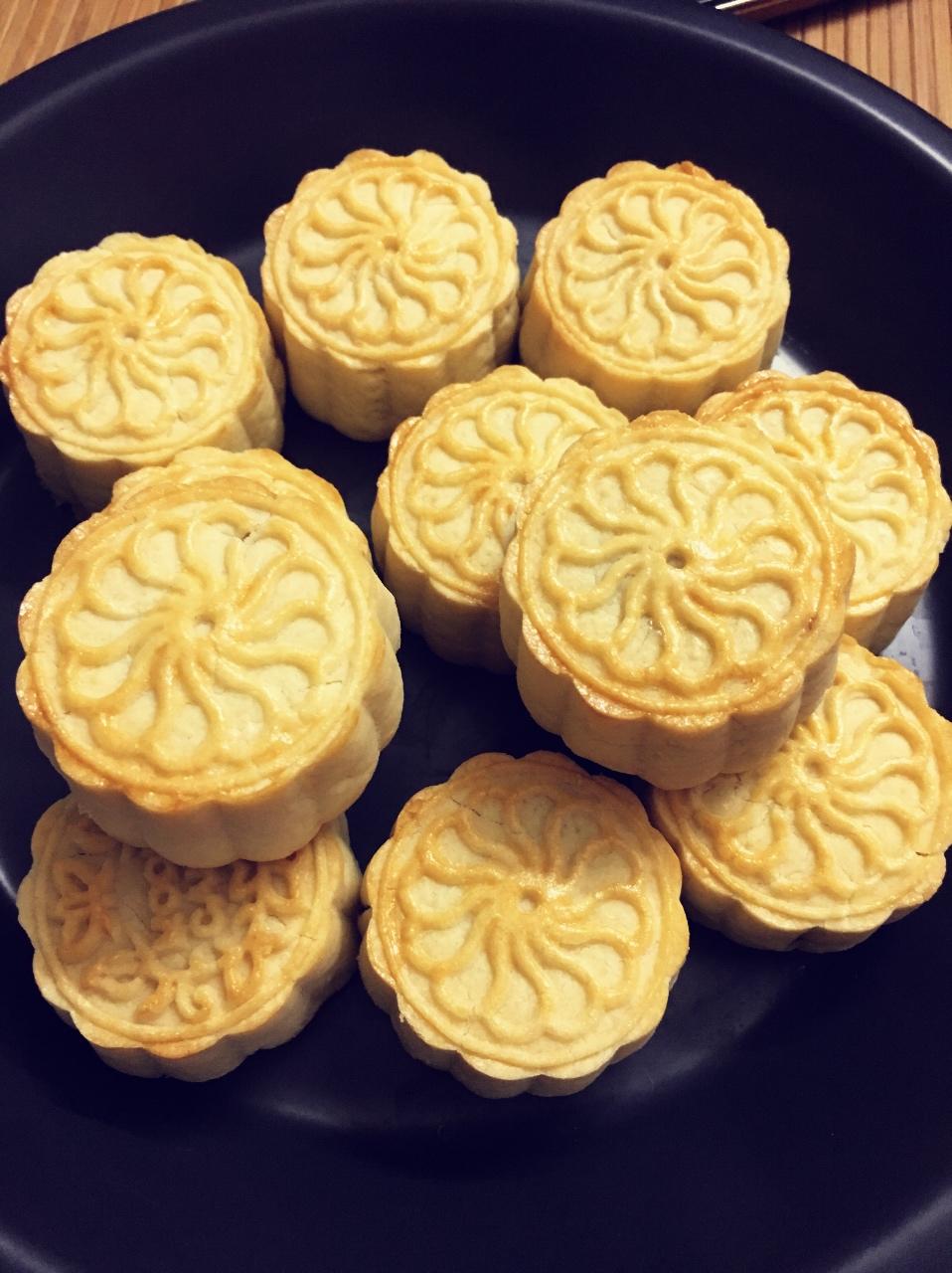 酥皮奶黄月饼