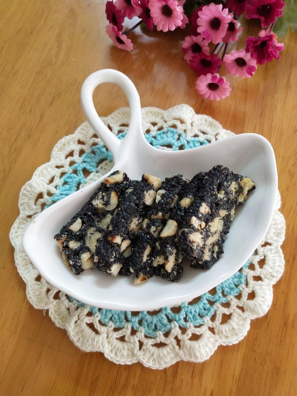 枸杞核桃花生黑芝麻片