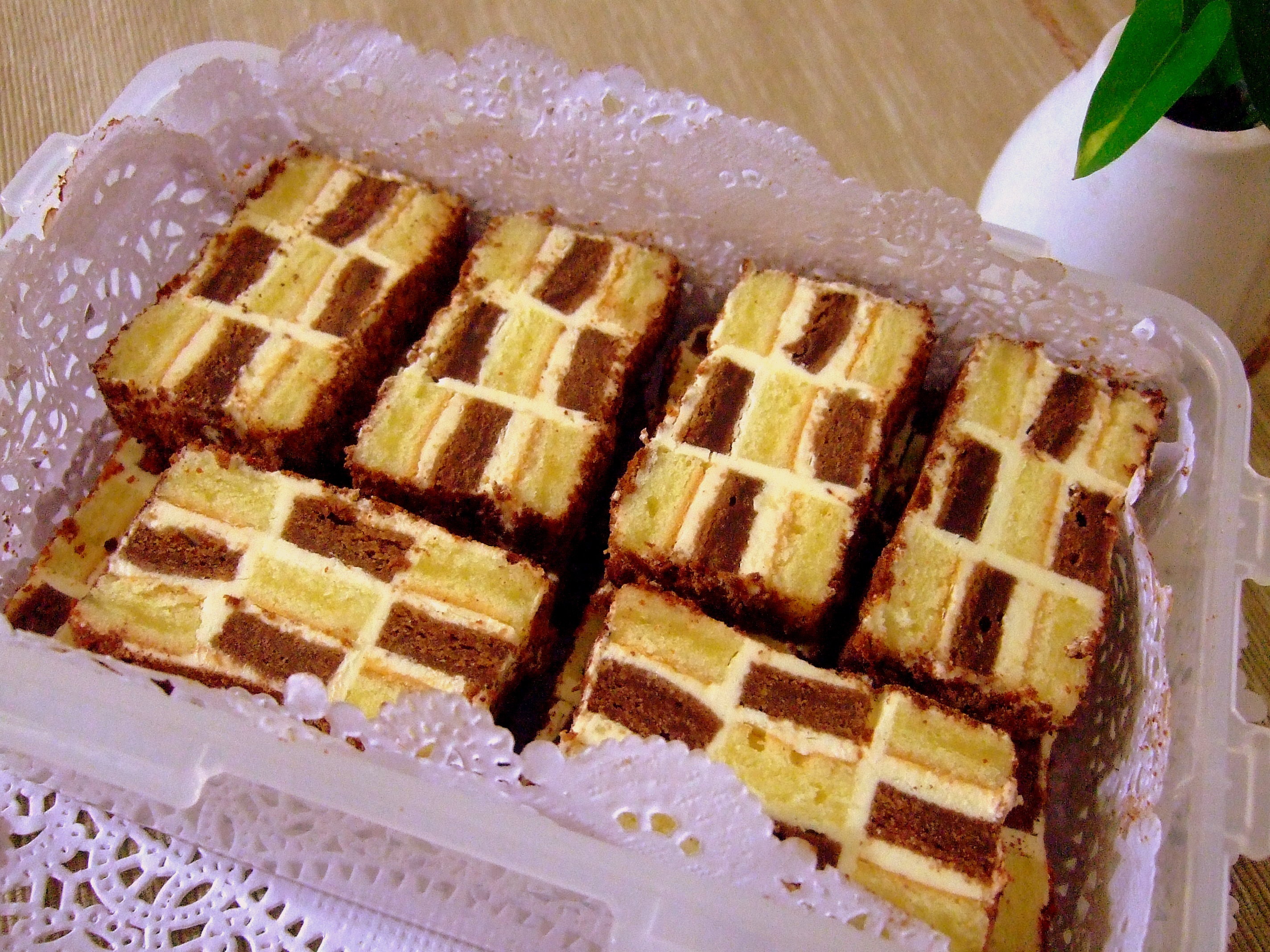 双色棋格奶油蛋糕