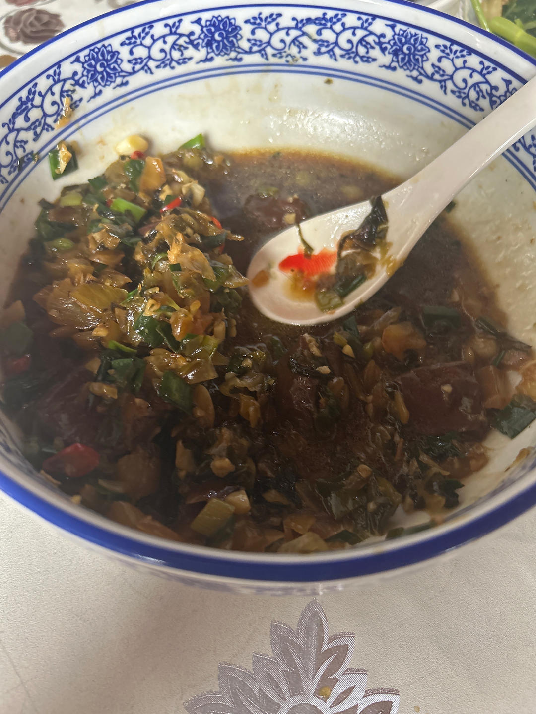 厨师长教你：“酸菜烧猪血”的家常做法，非常开胃下饭