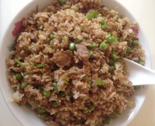 豌豆炒米饭的做法