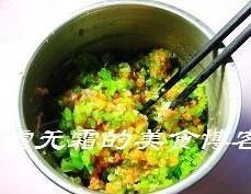 胡萝卜肉末芹菜饺子的做法 步骤4