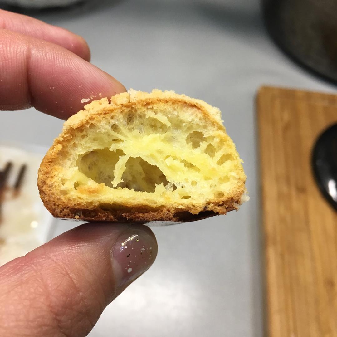 酥皮奶油泡芙--#皮黑森林#