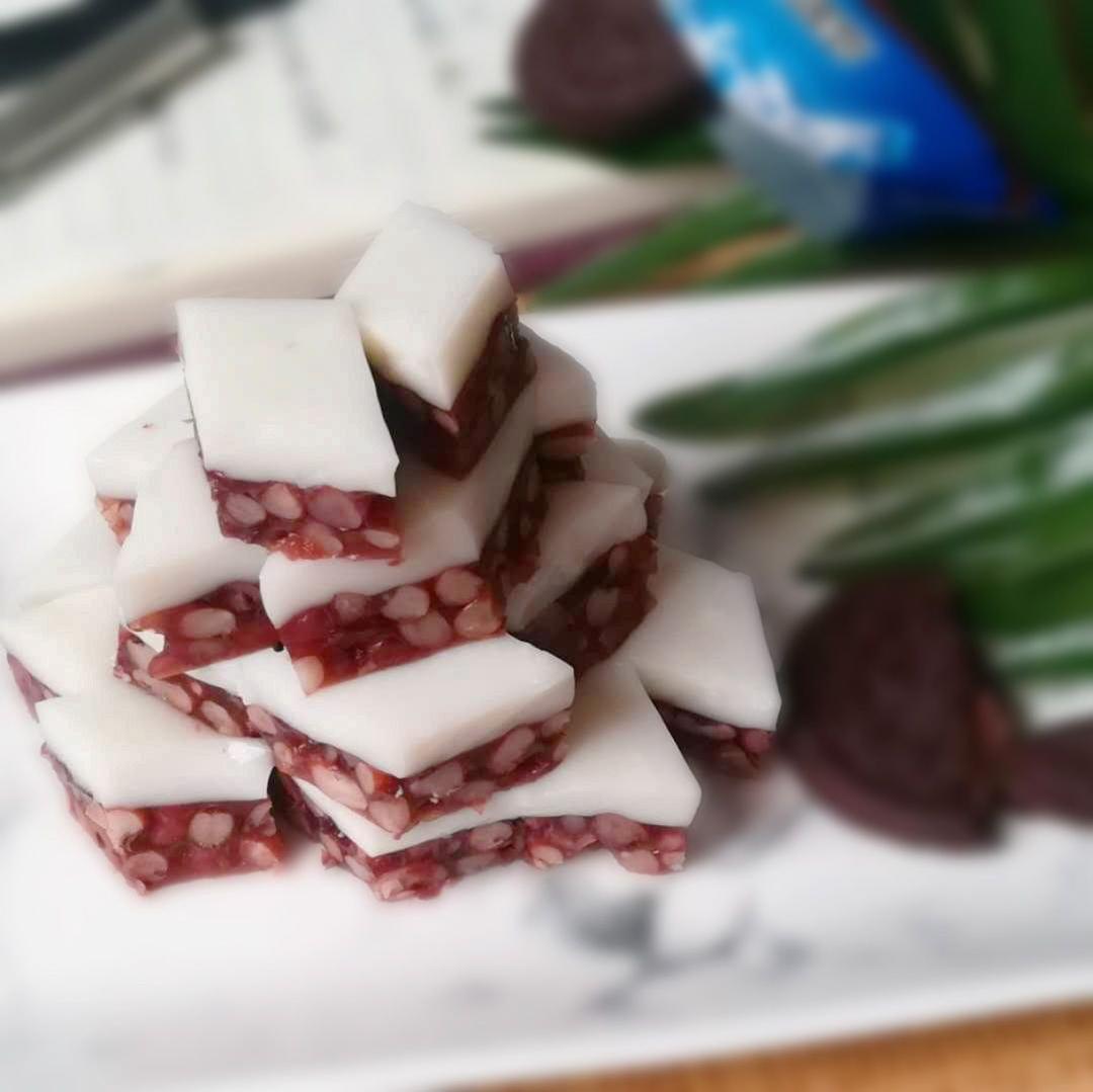 吃饱饱的奶黄酱做的牛奶椰汁红豆糕