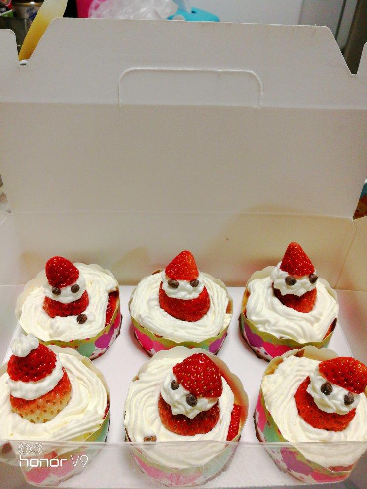 【圣诞款】草莓纸杯蛋糕