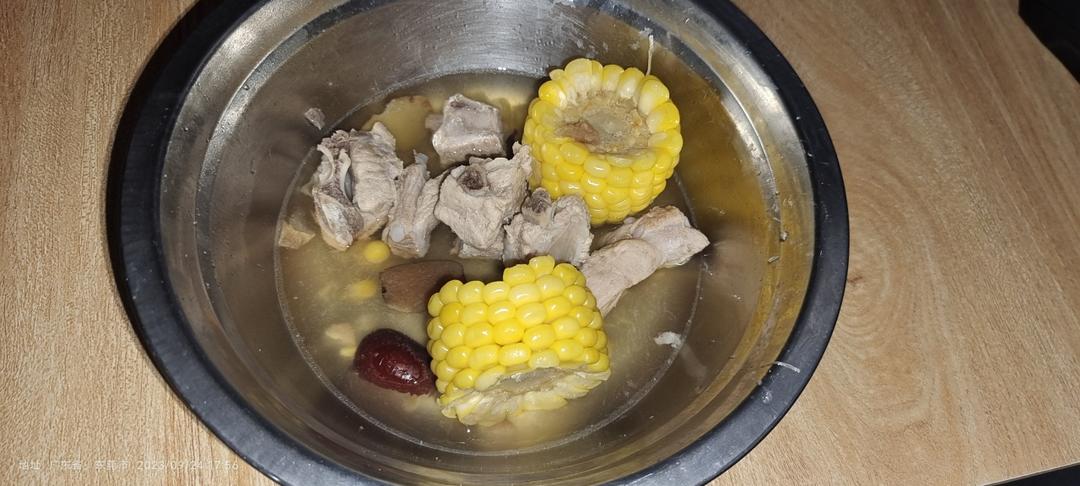 连吃三碗的玉米山药排骨汤