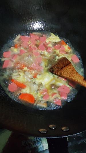 暖心暖胃的菌菇汤（10分钟超快手）的做法 步骤6