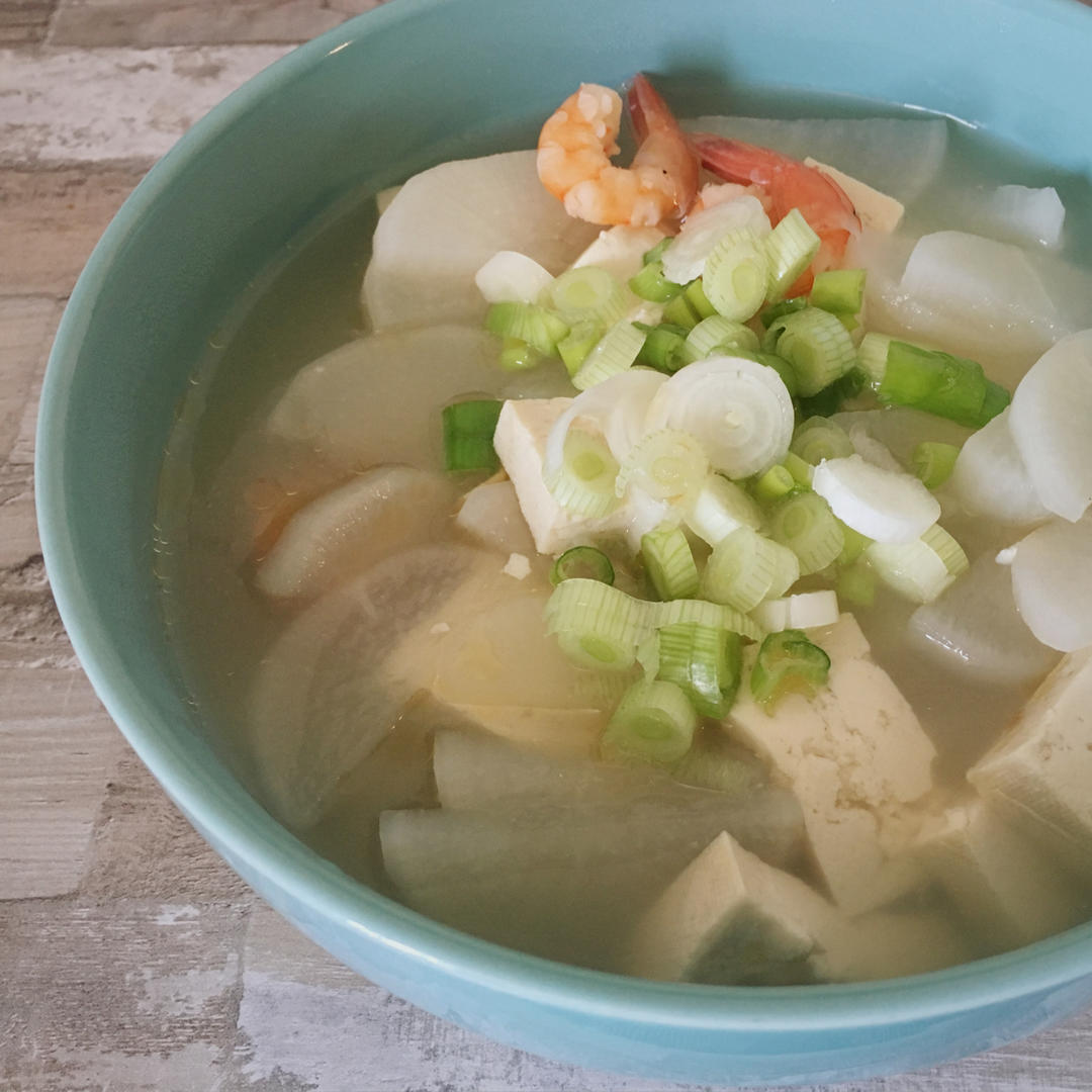 白萝卜豆腐汤
