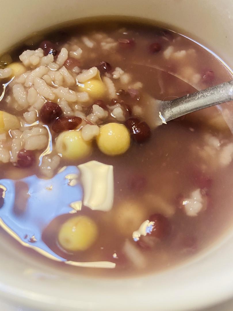 红豆鸡头米