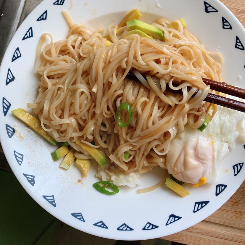 超简单牛油果拌面🍜