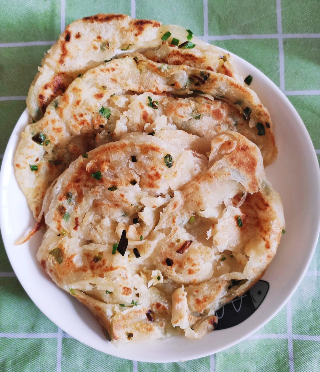 葱油饼（面粉吸水量不一样、水慢慢加）