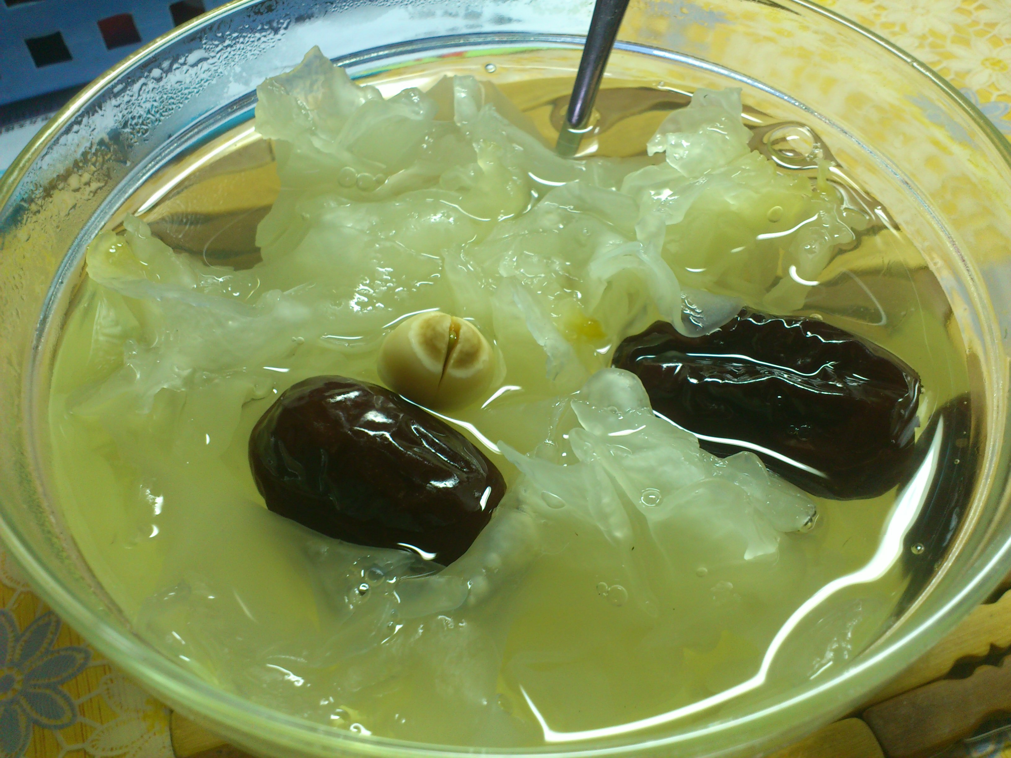 冰糖银耳红枣汤