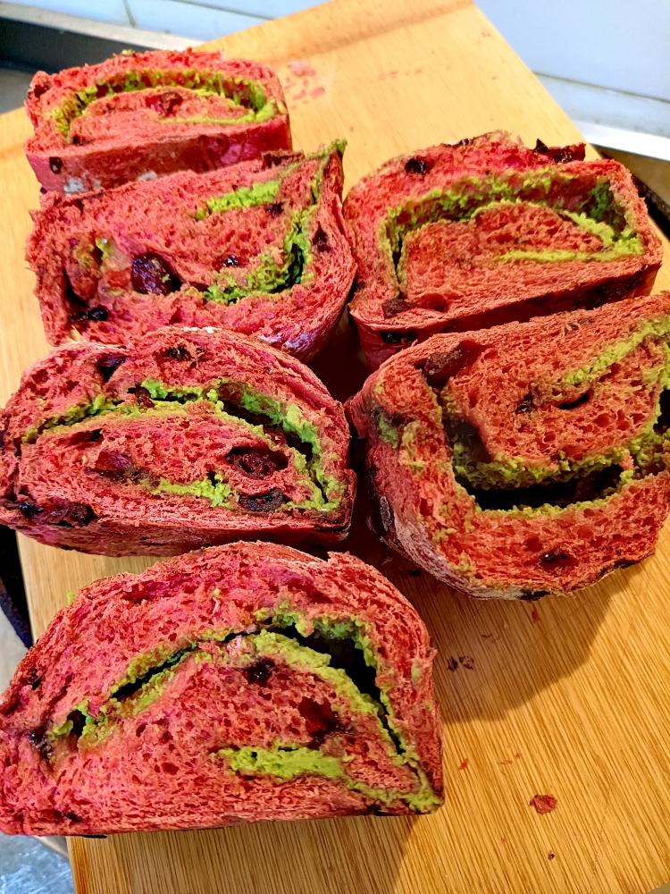 紫甘蓝抹茶奶酪欧包