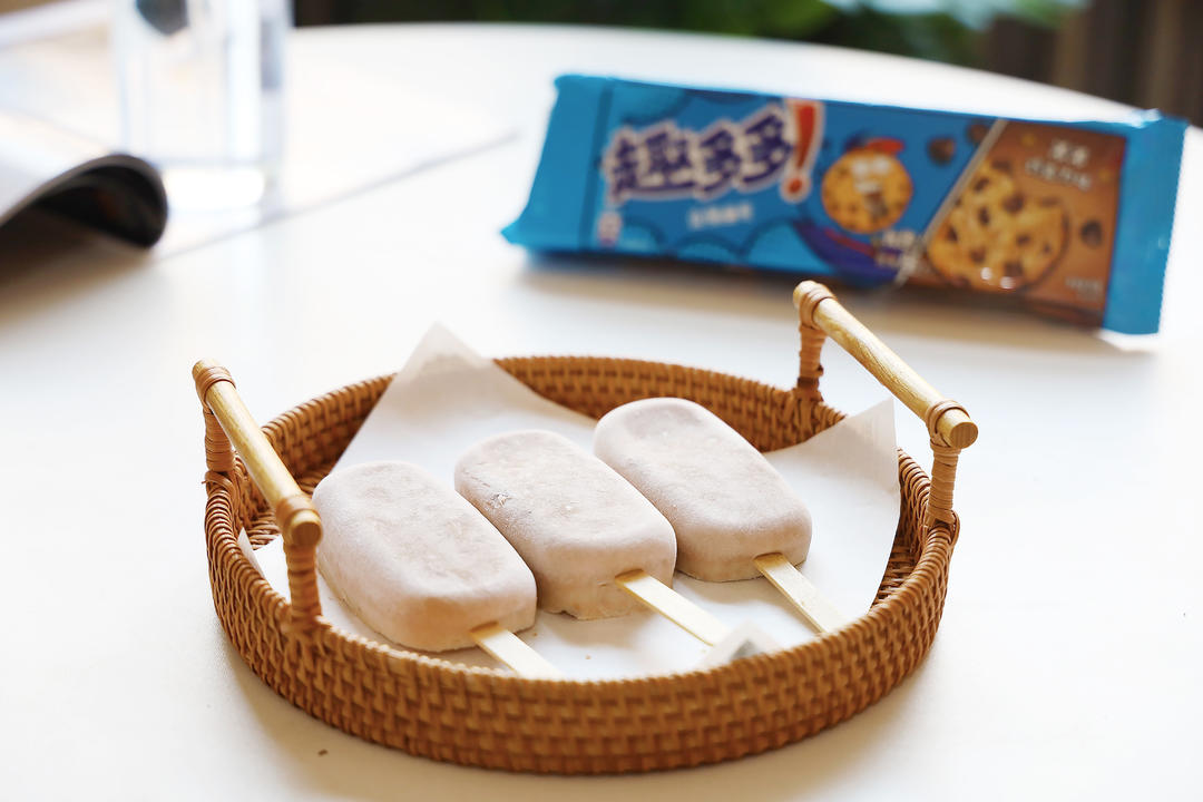 自己在家做雪糕,加几块饼干,绵软细腻的做法