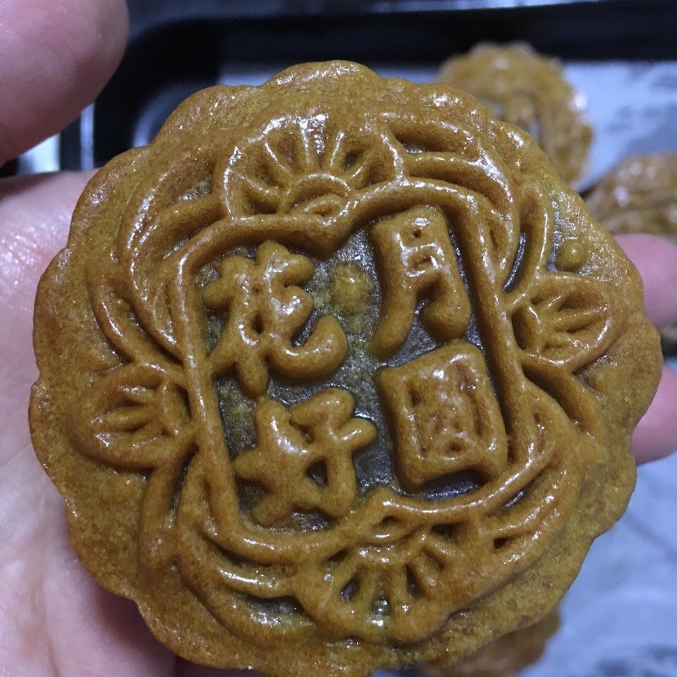 广式月饼——蛋黄莲蓉月饼