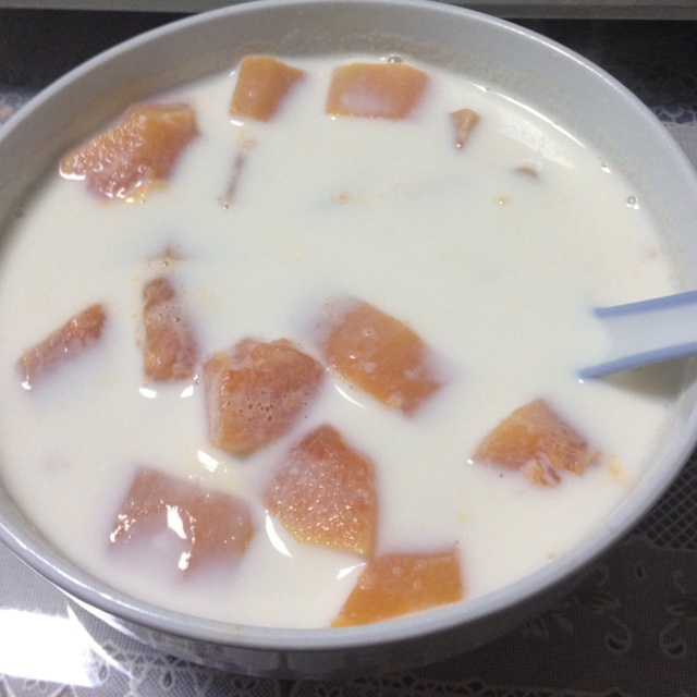 鲜奶炖木瓜