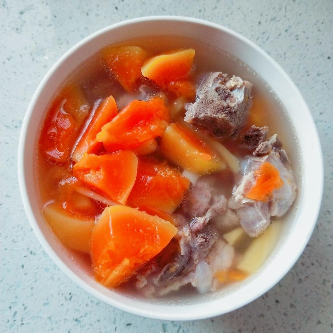 辉辉家的喵做的木瓜排骨汤