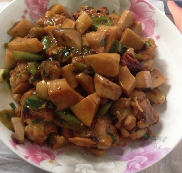 杏鲍菇烧鸡翅