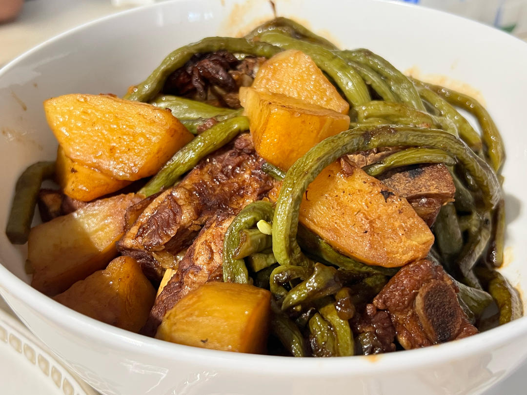 硬菜代表--排骨炖豆角土豆（豆角焖面胚子）