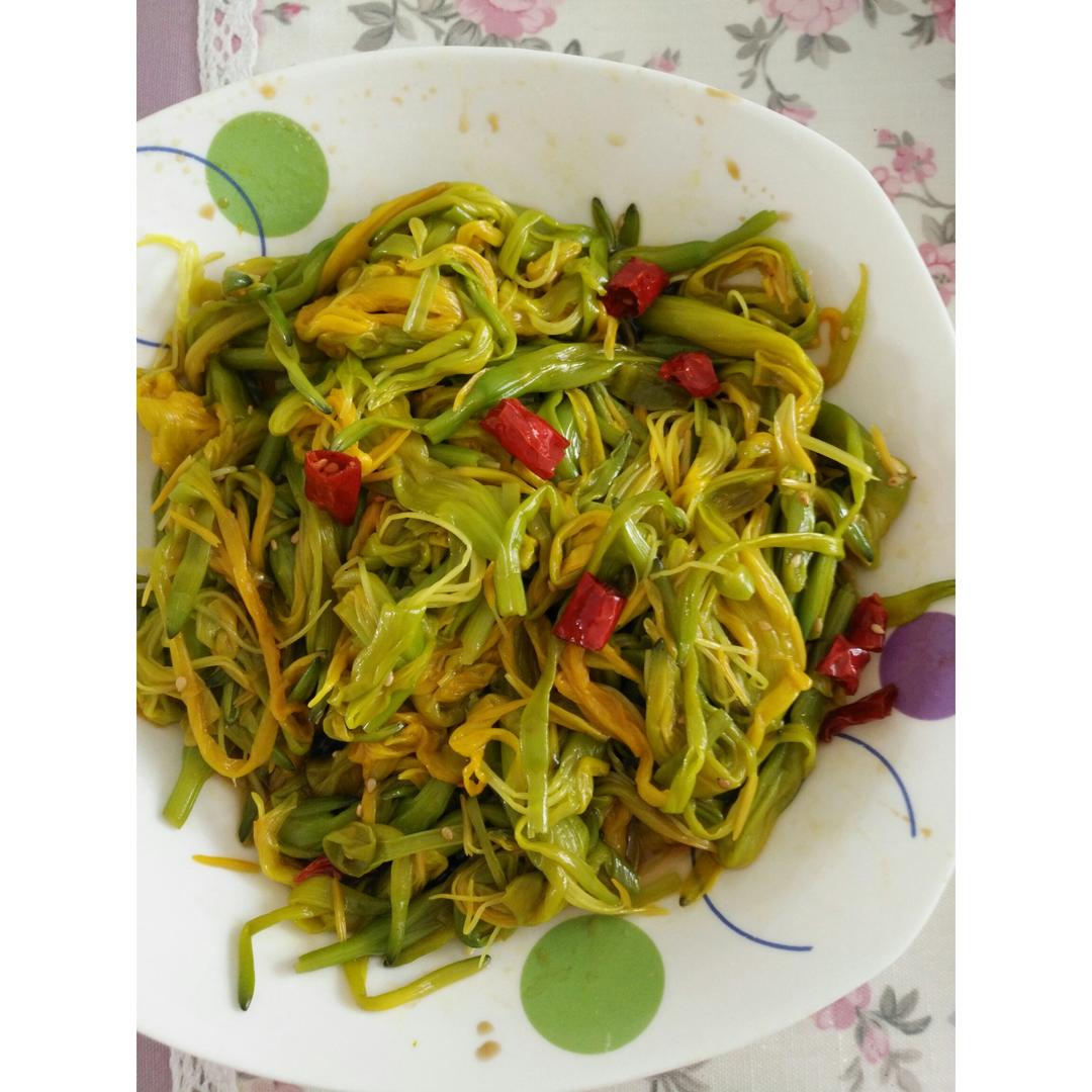 凉拌鲜黄花菜