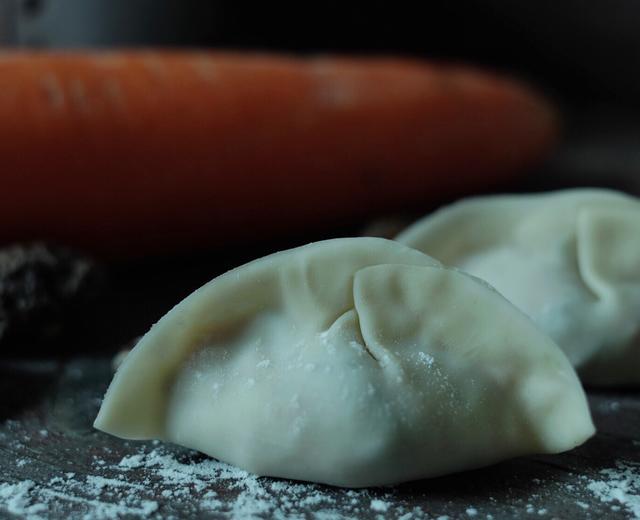 胡萝卜香菇饺子的做法