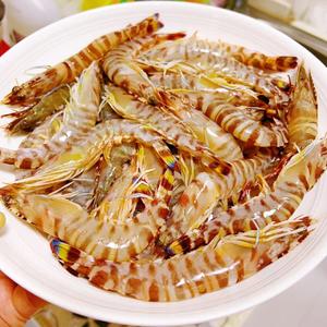 不加一滴水的砂锅生焗斑节虾&竹节虾&九节虾&花虾的做法 步骤1