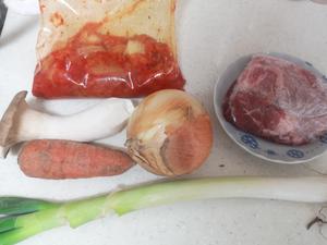 超下饭的泡菜炒肉的做法 步骤1