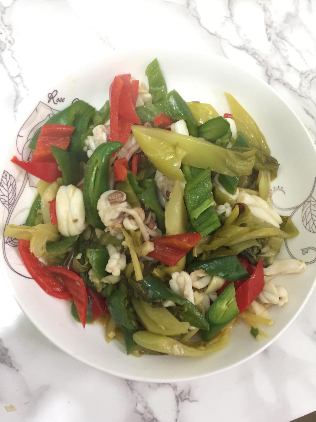 非常下饭的炒鱿鱼的做法