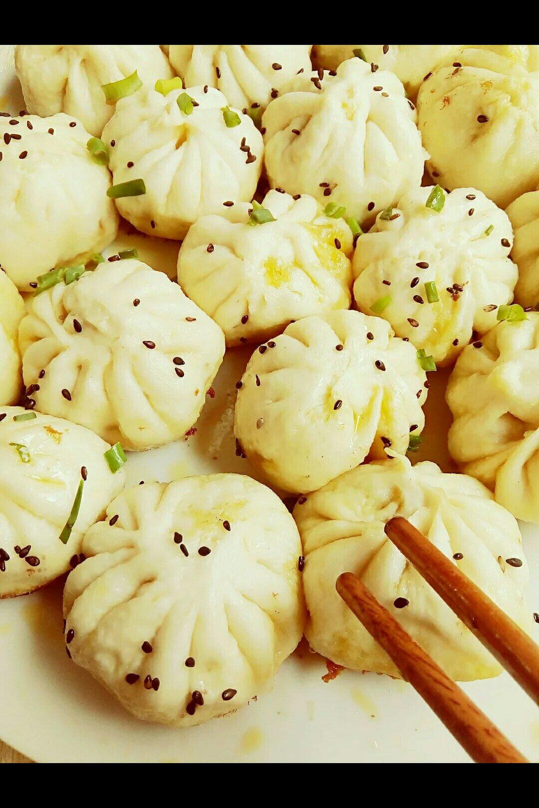 芝麻香葱虾仁生煎包