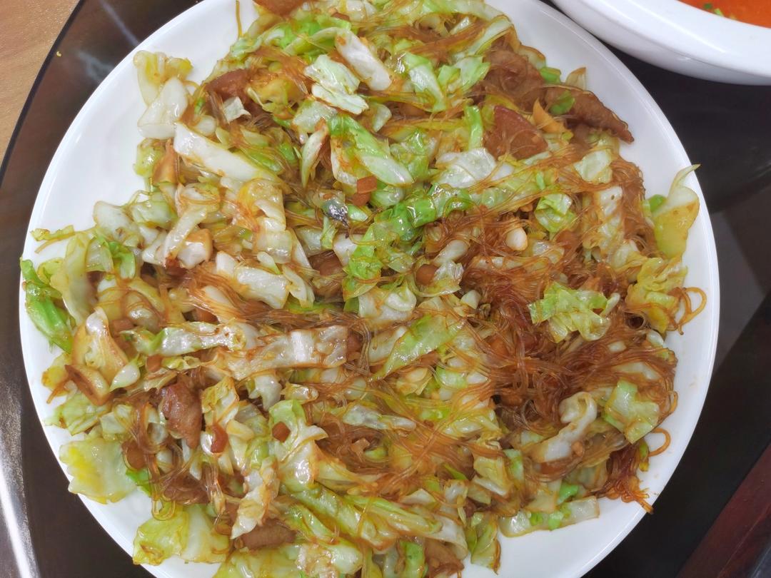 最近爱吃粉丝粉条～包菜炒粉丝