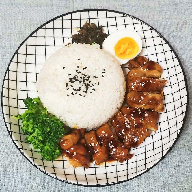 照烧鸡腿饭