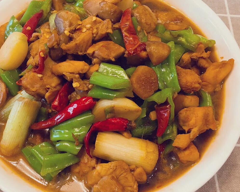 新疆大盘鸡「健身减脂版」附纯黑麦手擀面做法的做法