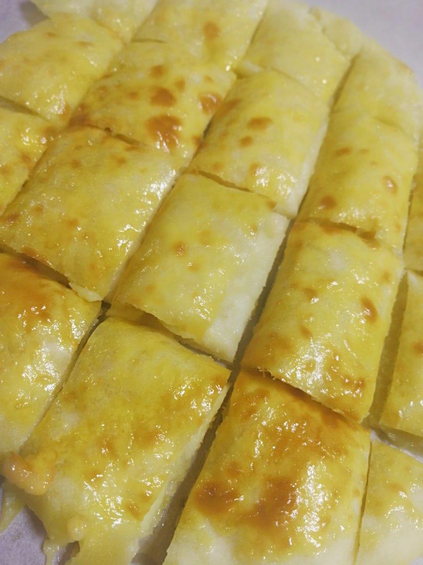 《Tinrry+》爆浆拉丝榴莲芝士饼