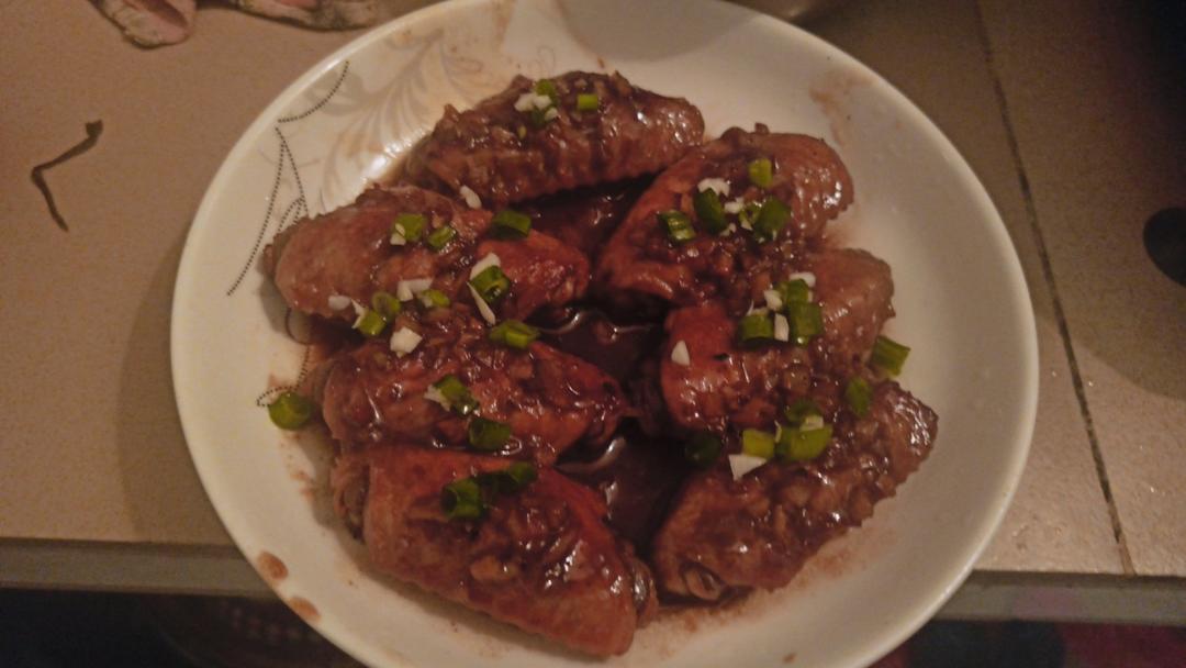 不要再可乐鸡翅了，求求你试试蒜香鸡翅吧，香味捅破天花板！
