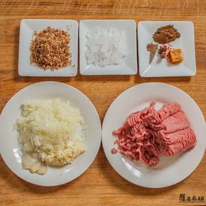 台湾鲁肉饭－Minced pork rice的做法 步骤1