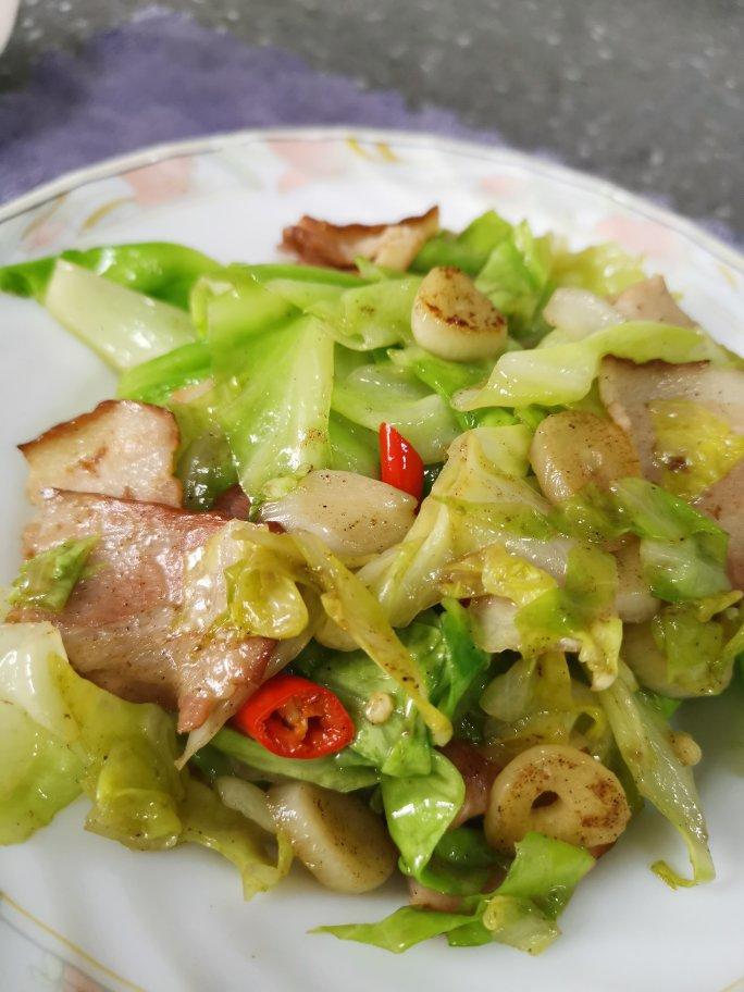 黄油黑胡椒培根炒卷心菜