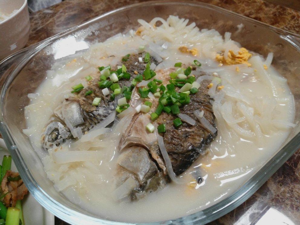 女人汤-鲫鱼萝卜丝汤