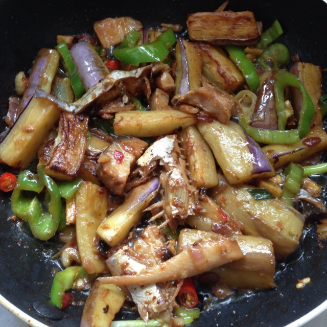 咸鱼茄子煲
